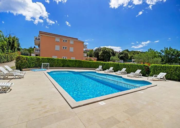 아파트 Near 반졸레