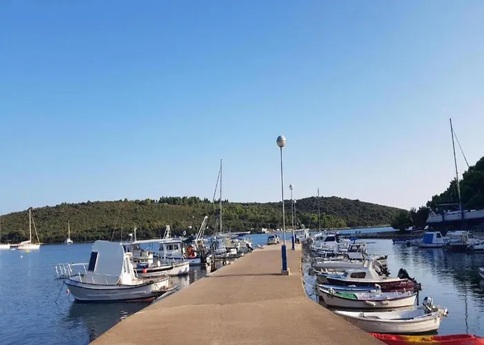 아파트 Near 반졸레